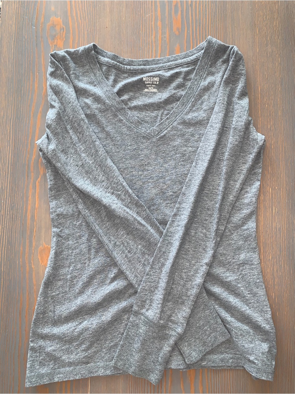 Women’s Mossimo Supply Co. Heather Gray V-Neck Long Sleeve Tee